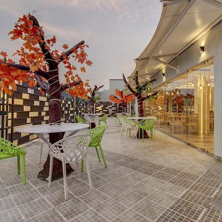 Готель Townhouse Geetraj Near Shalimar Gateway Лакхнау Екстер'єр фото