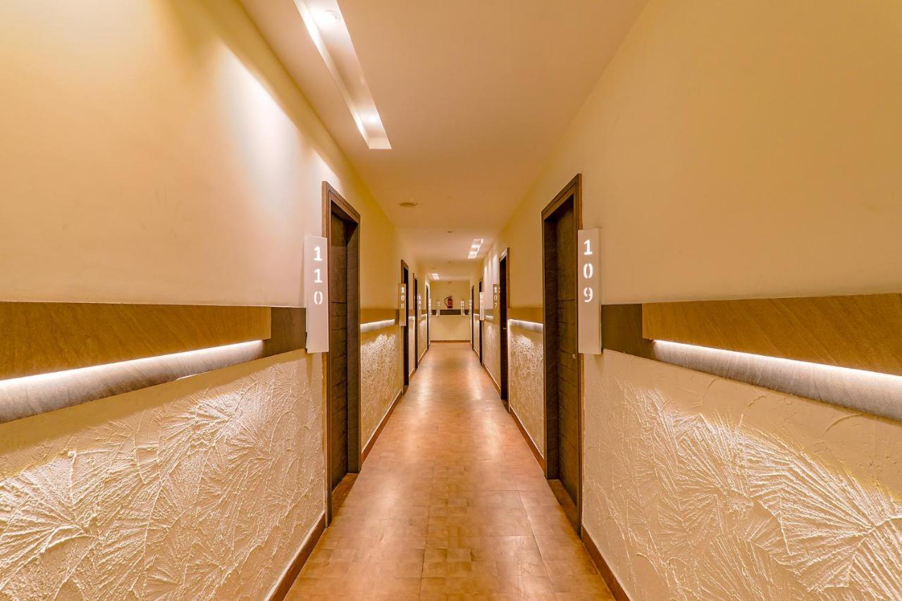 Готель Townhouse Geetraj Near Shalimar Gateway Лакхнау Екстер'єр фото