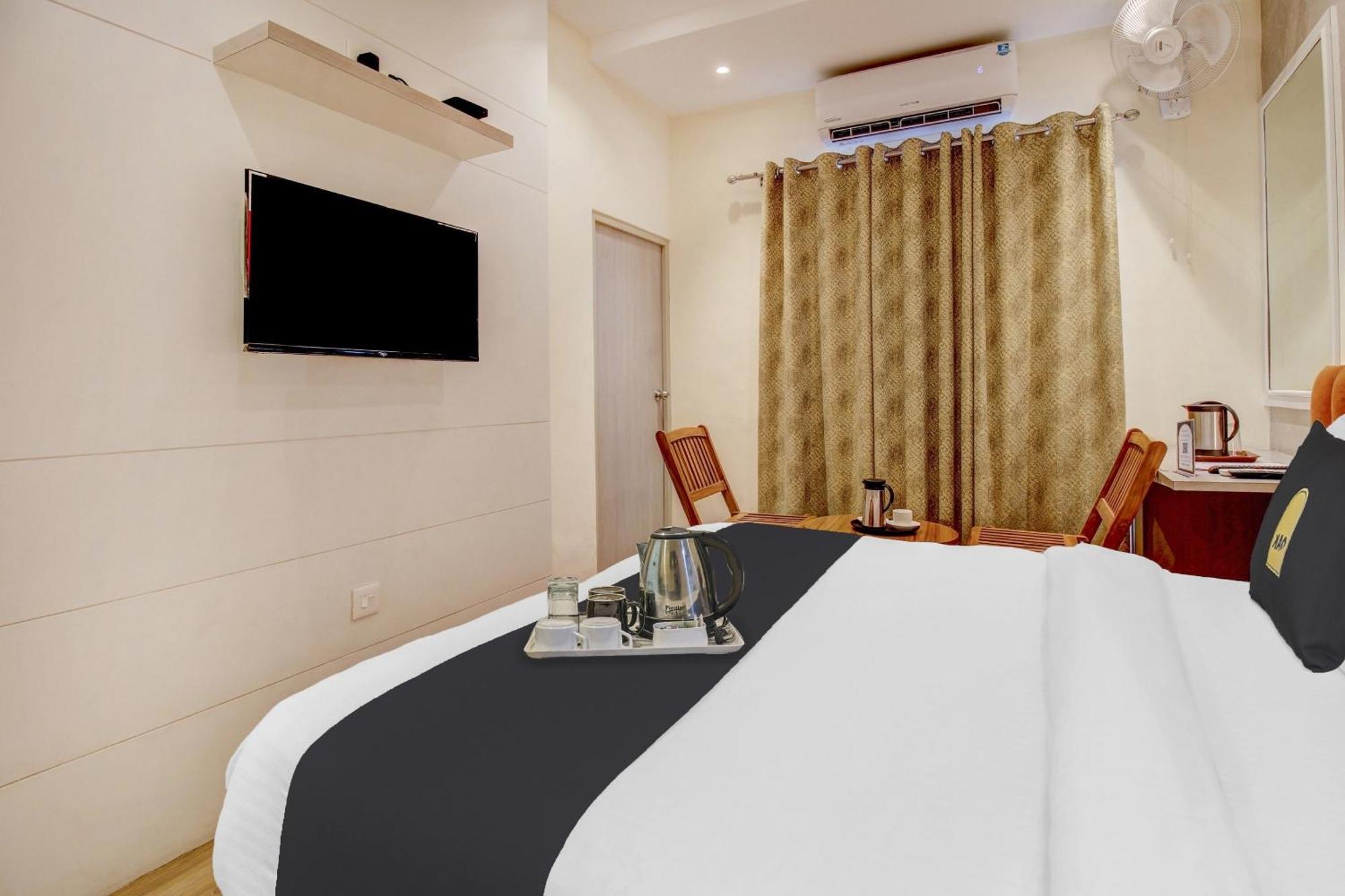 Готель Super Townhouse Geetraj Near Shalimar Gateway Лакхнау Екстер'єр фото