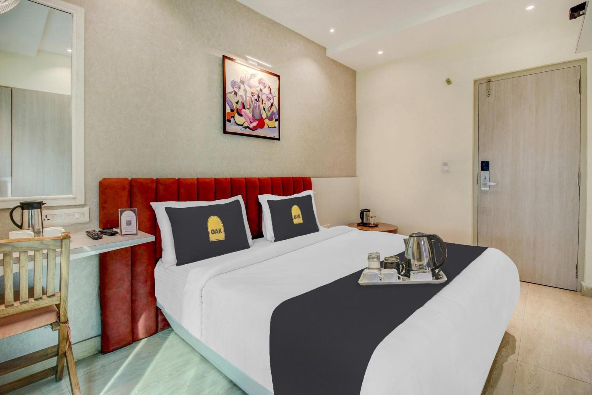 Готель Super Townhouse Geetraj Near Shalimar Gateway Лакхнау Екстер'єр фото