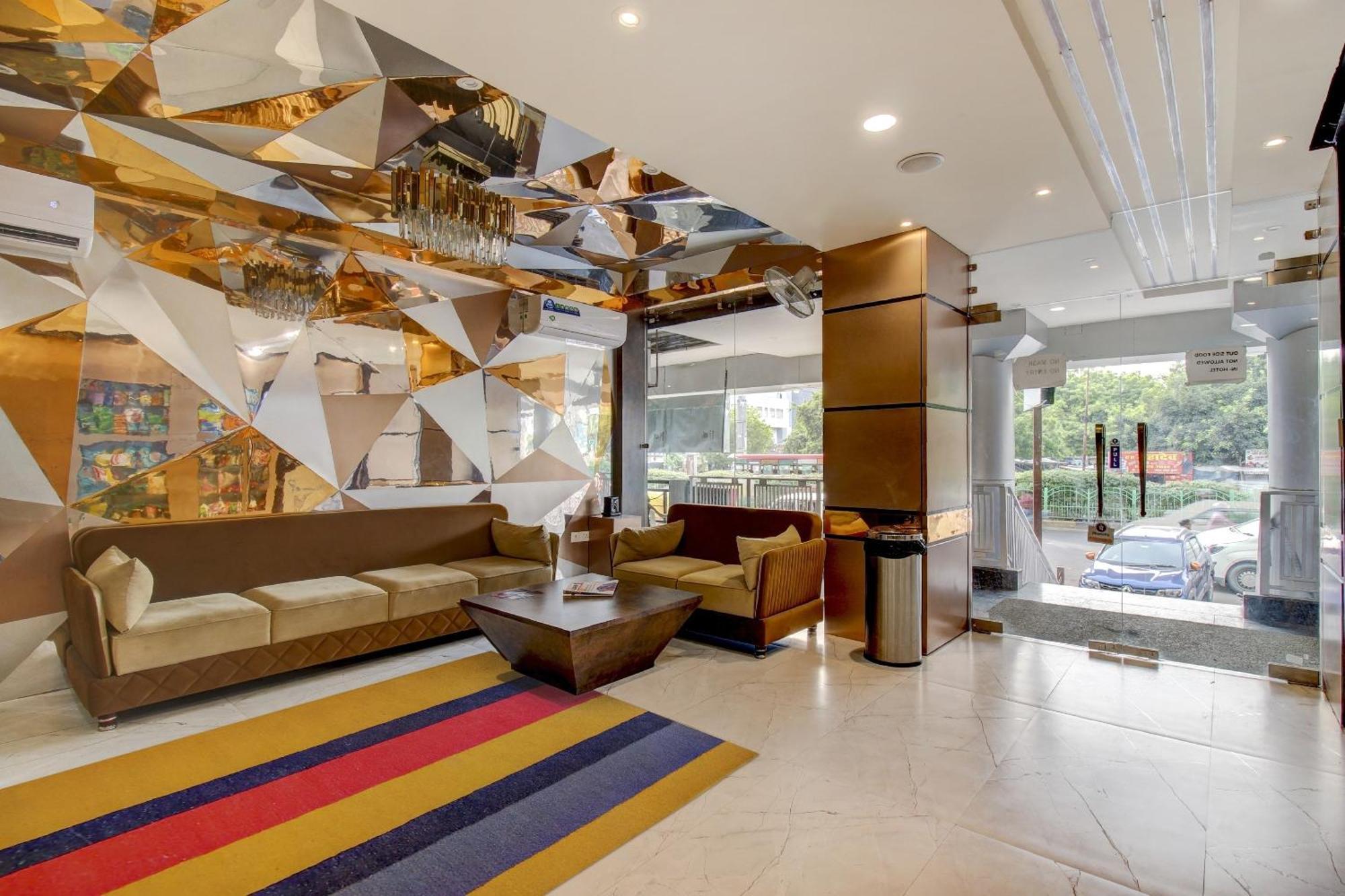 Готель Super Townhouse Geetraj Near Shalimar Gateway Лакхнау Екстер'єр фото